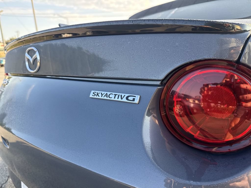 Used 2021 MAZDA MX-5 Miata Club RWD image 6