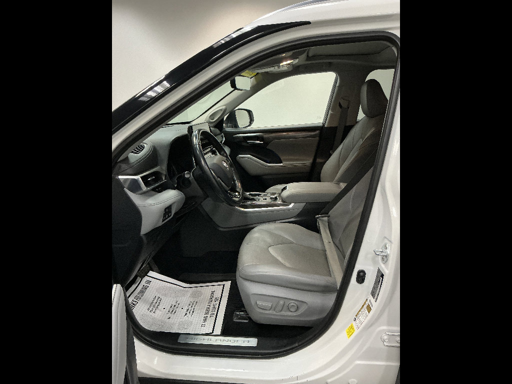 Used 2021 Toyota Highlander Limited AWD/4WD image 8