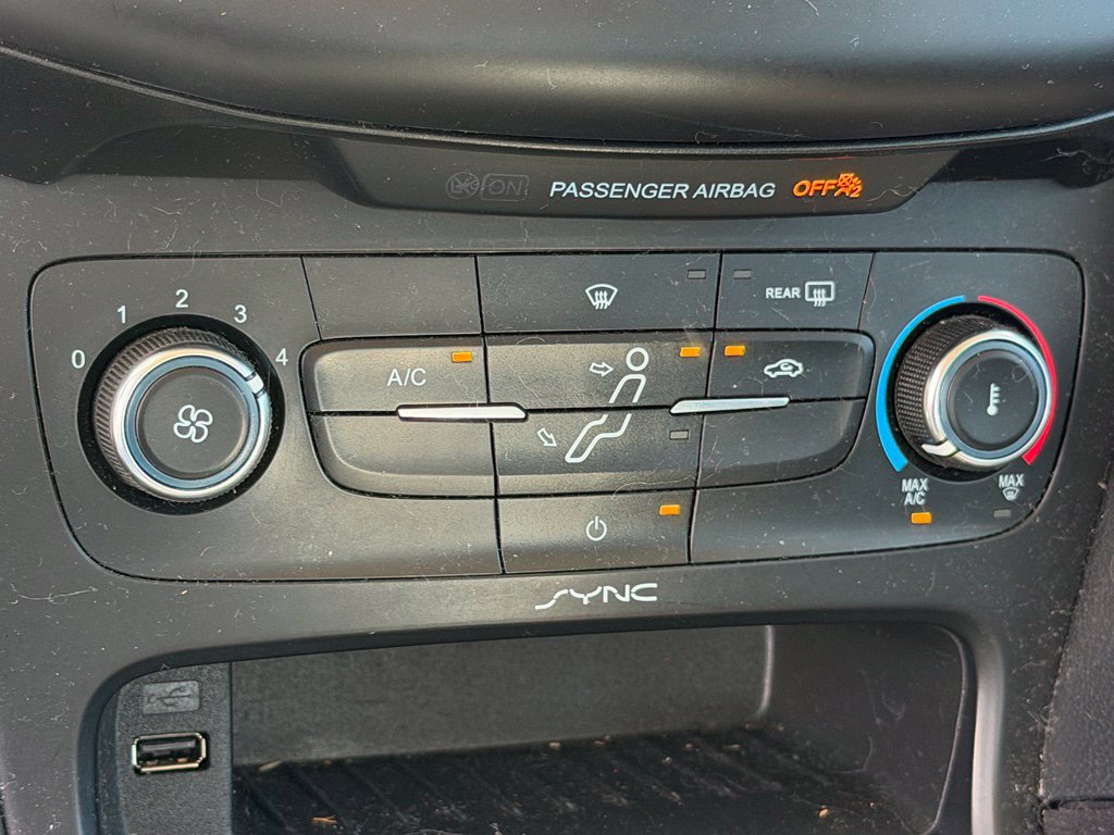 Used 2016 Ford Focus SE FWD image 27