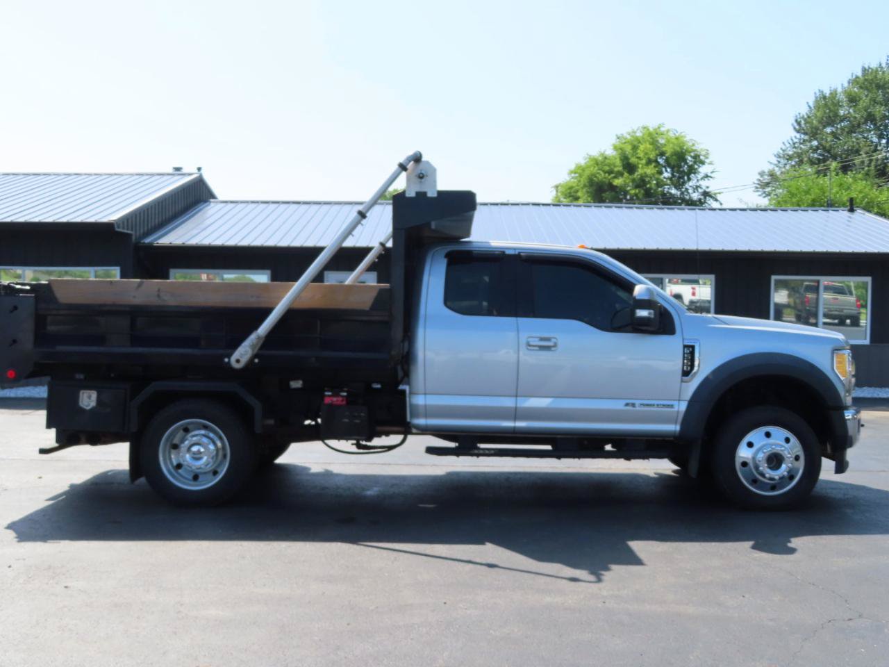 Used 2017 Ford F550 4x4 SuperCab Super Duty image 7