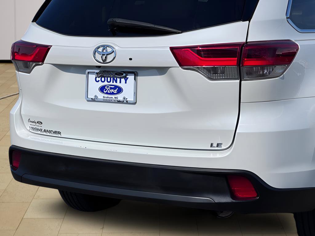 Used 2017 Toyota Highlander Plus FWD image 40