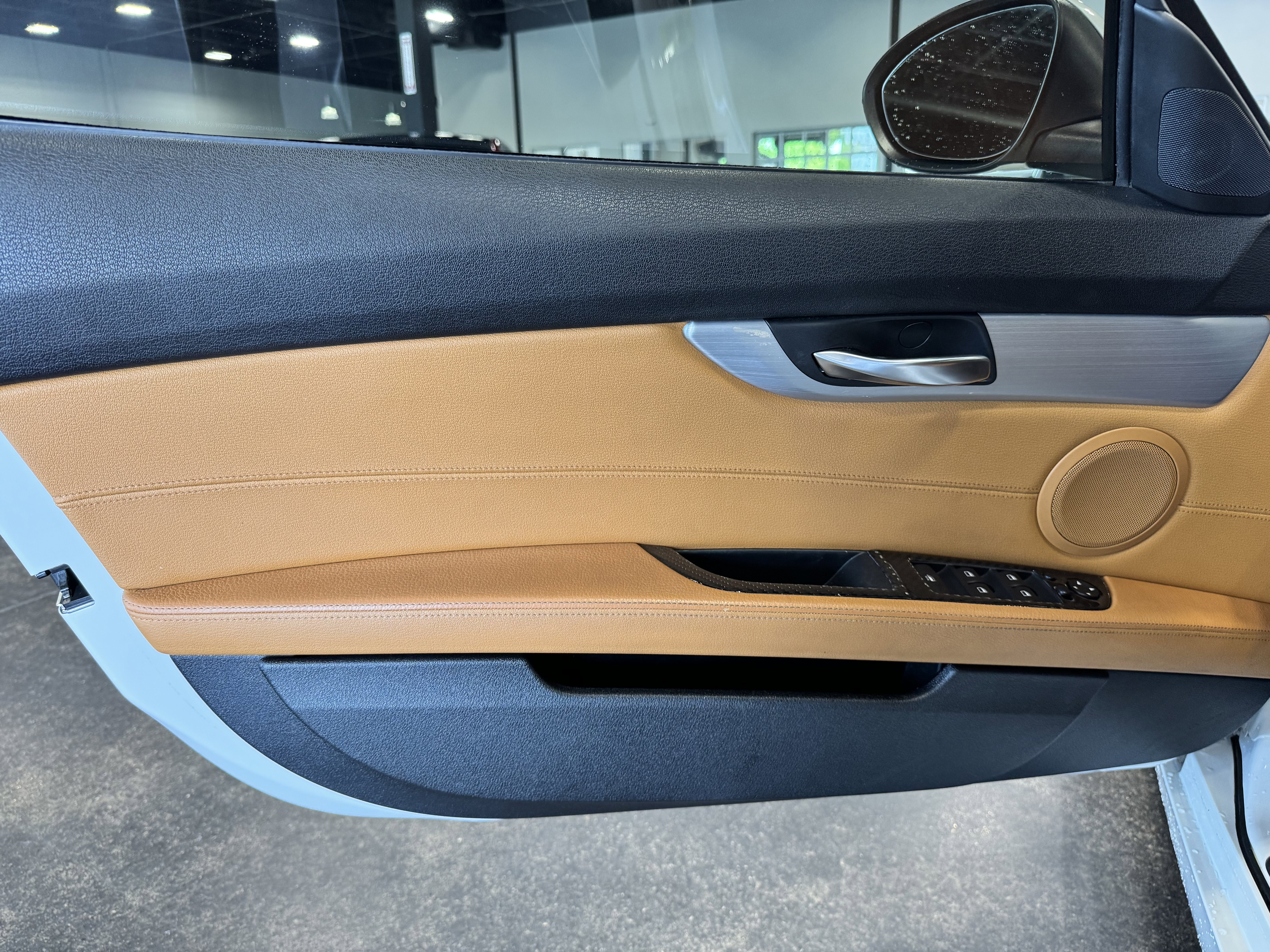 Used 2016 BMW Z4 sDrive28i w/ Technology Package image 12