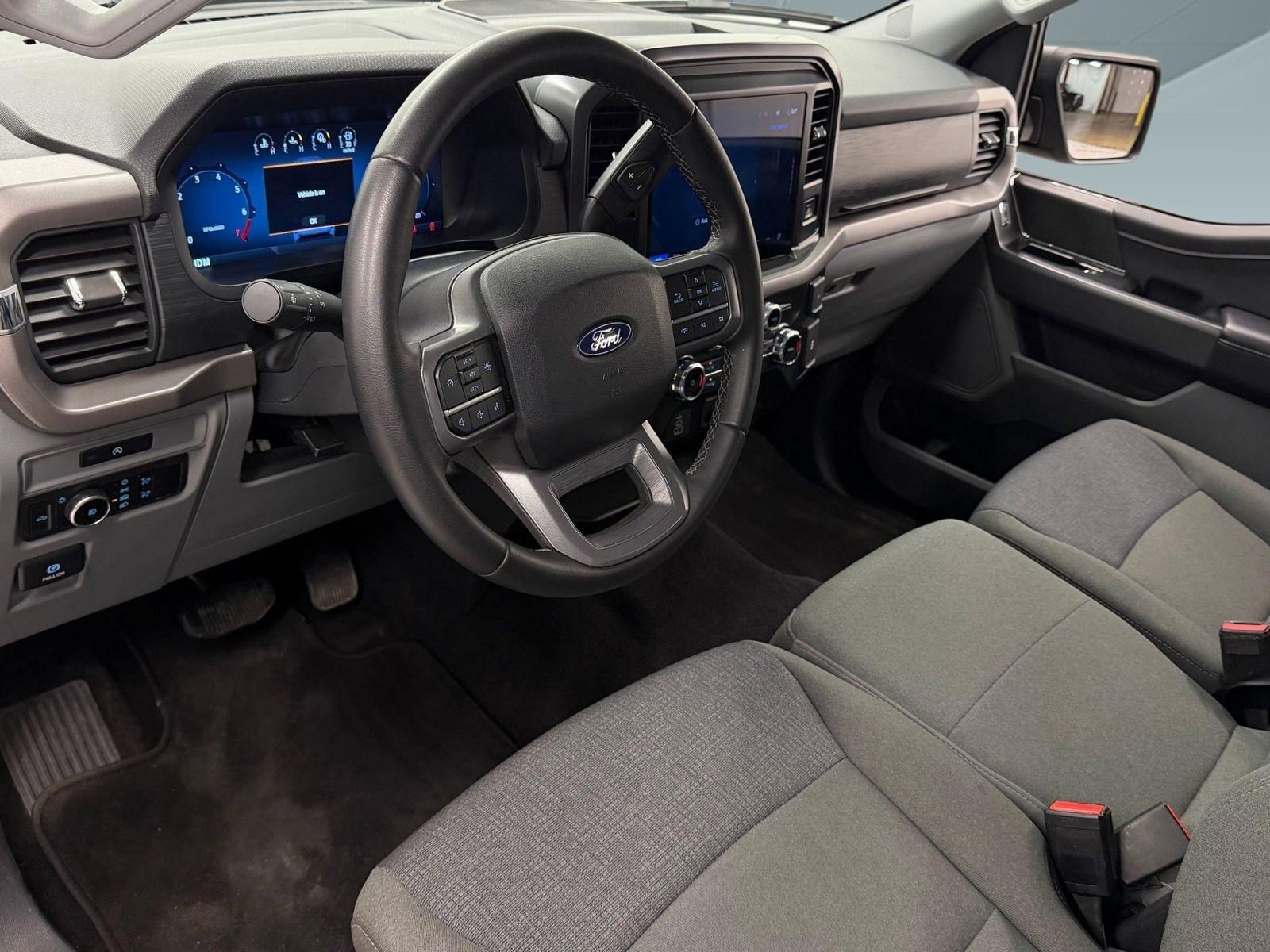 Used 2025 Ford F150 XLT w/ Equipment Group 301A Standard image 3