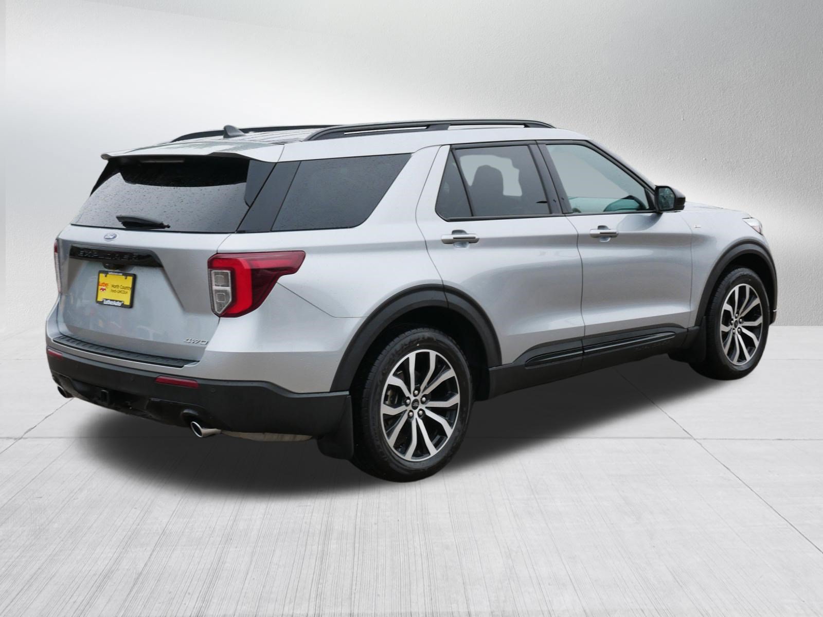 Used 2023 Ford Explorer ST-Line w/ Class IV Trailer Tow Package AWD/4WD image 7