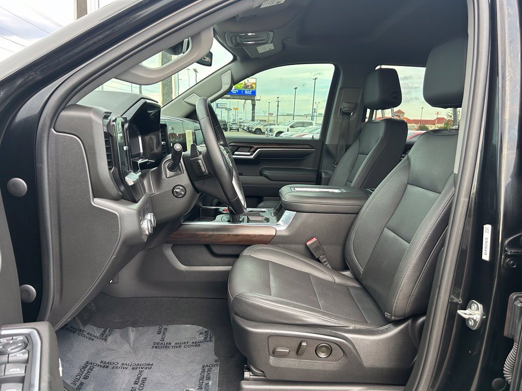Used 2022 GMC Sierra 1500 SLT RWD image 9