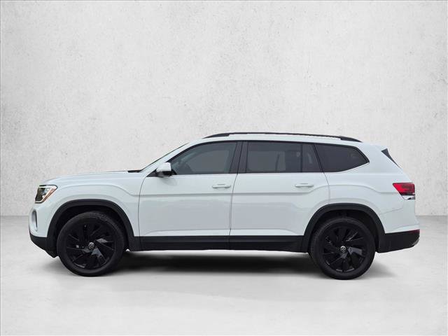 Used 2024 Volkswagen Atlas SE w/ Black Wheel Package FWD image 8