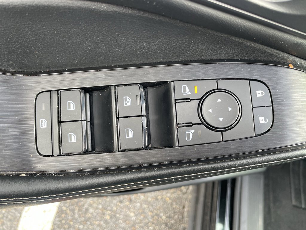 Used 2023 Nissan Rogue SV w/ SV Premium B Package image 9