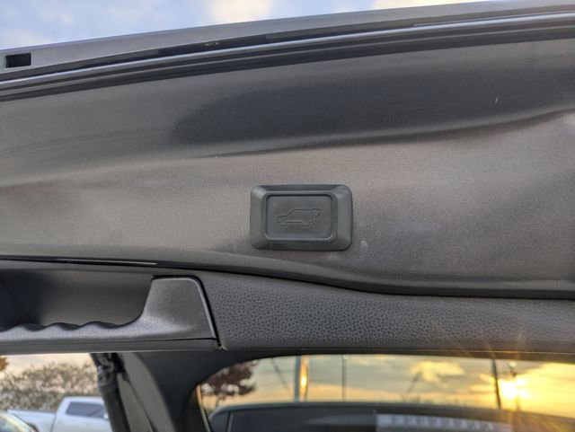 Used 2022 Toyota RAV4 XLE w/ Convenience Package image 28