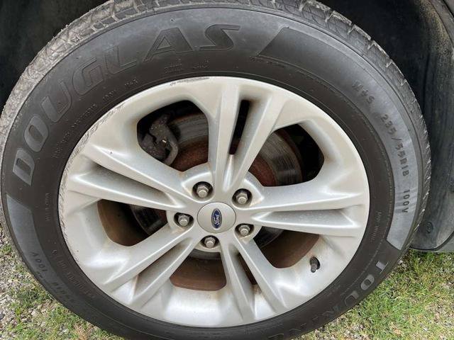 Used 2016 Ford Taurus SE FWD image 10