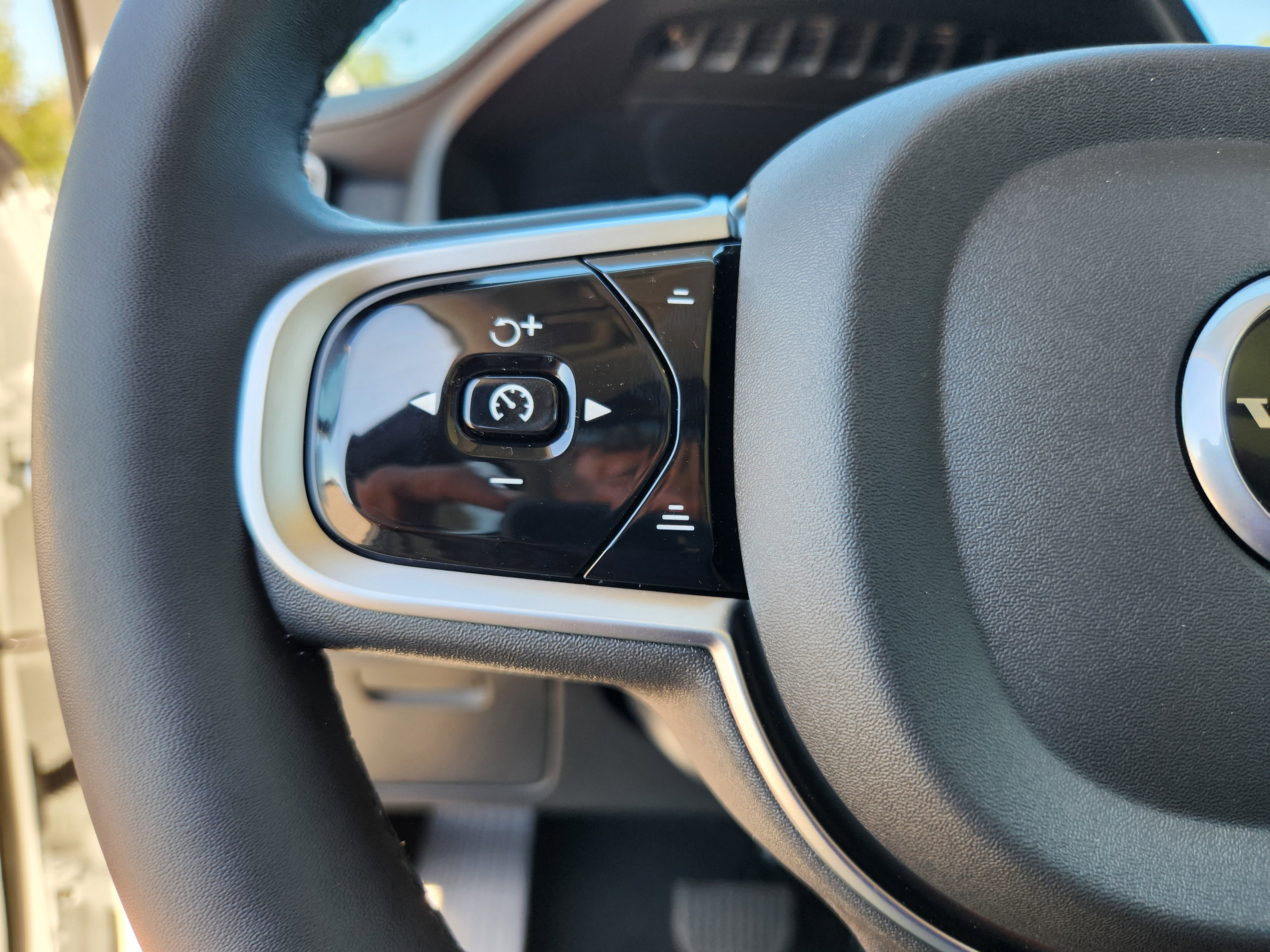 New 2025 Volvo XC90 T8 Plus w/ Protection Package image 32