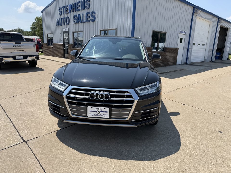 Used 2019 Audi Q5 2.0T Premium Plus w/ Premium Plus Package AWD/4WD image 2