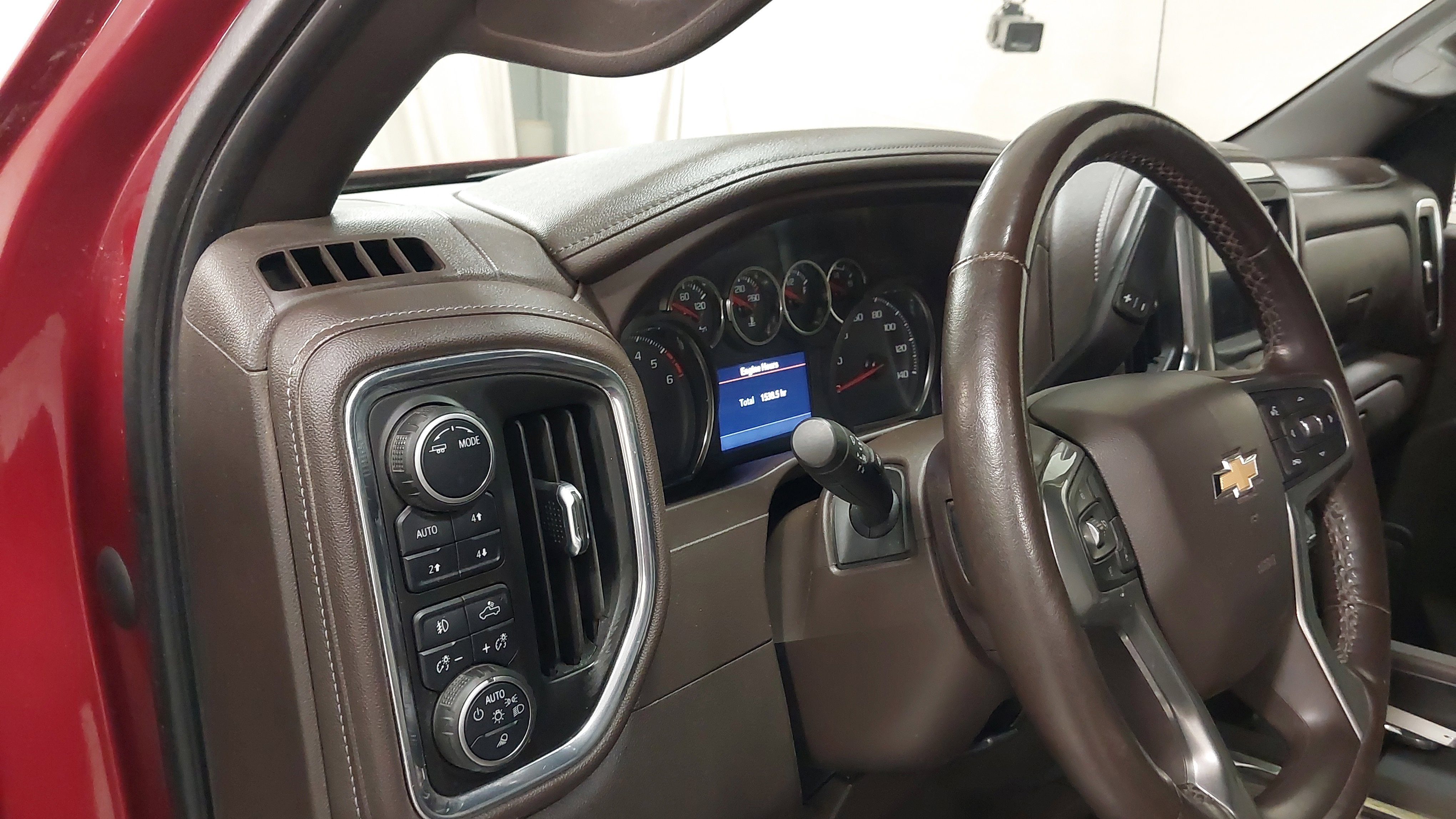 Certified 2022 Chevrolet Silverado 1500 LTZ AWD/4WD image 17