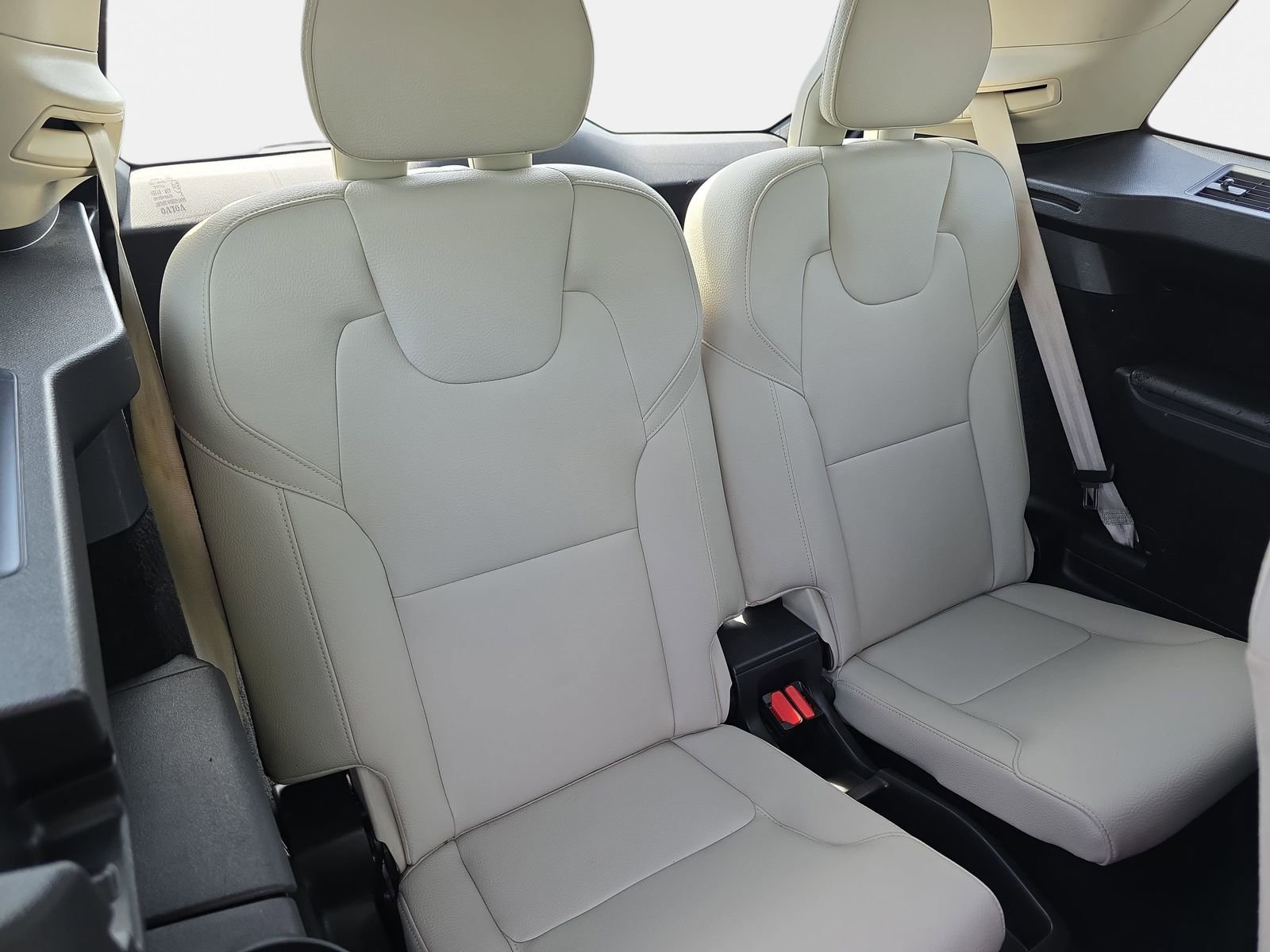 Used 2018 Volvo XC90 T6 Momentum w/ Convenience Package AWD/4WD image 12