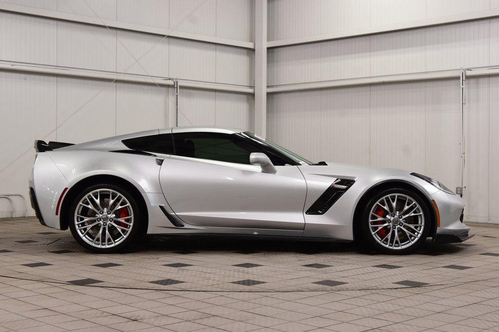 Used 2015 Chevrolet Corvette Z06 w/ 3LZ Preferred Equipment Group image 12