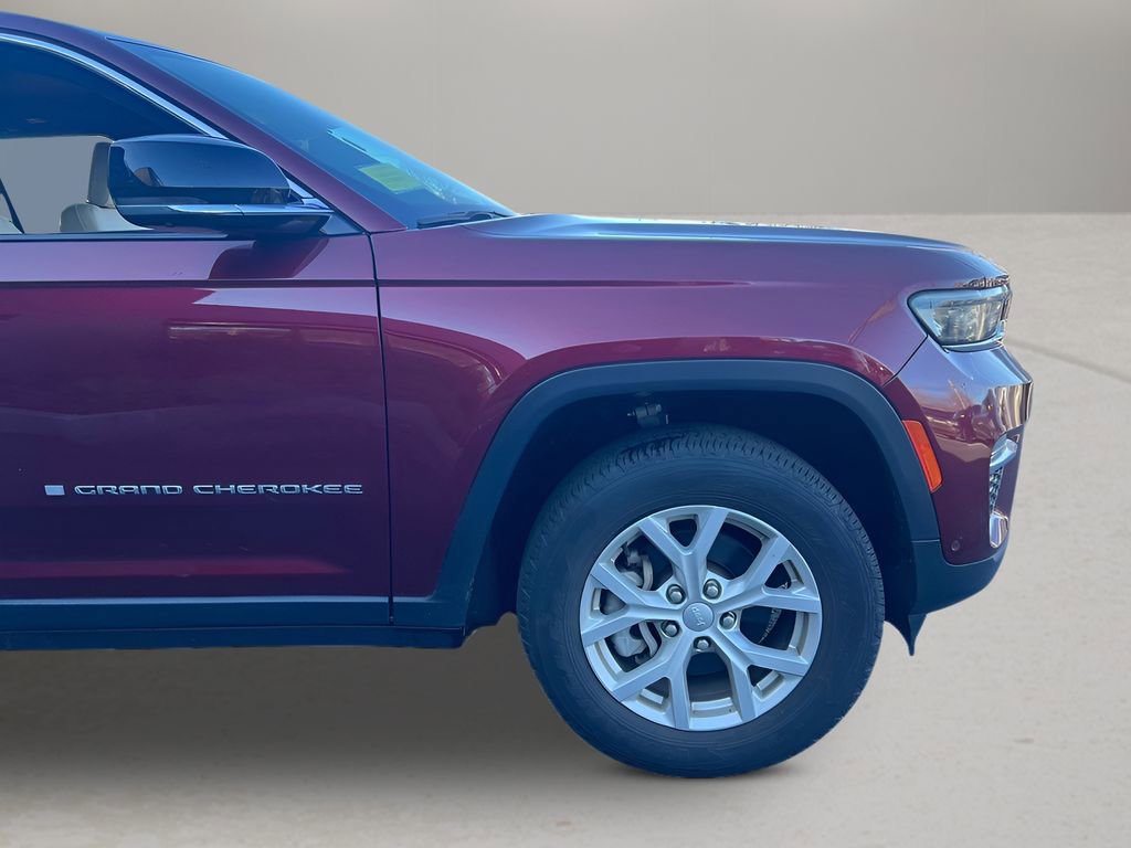 Used 2023 Jeep Grand Cherokee Limited w/ Luxury Tech Group II image 18