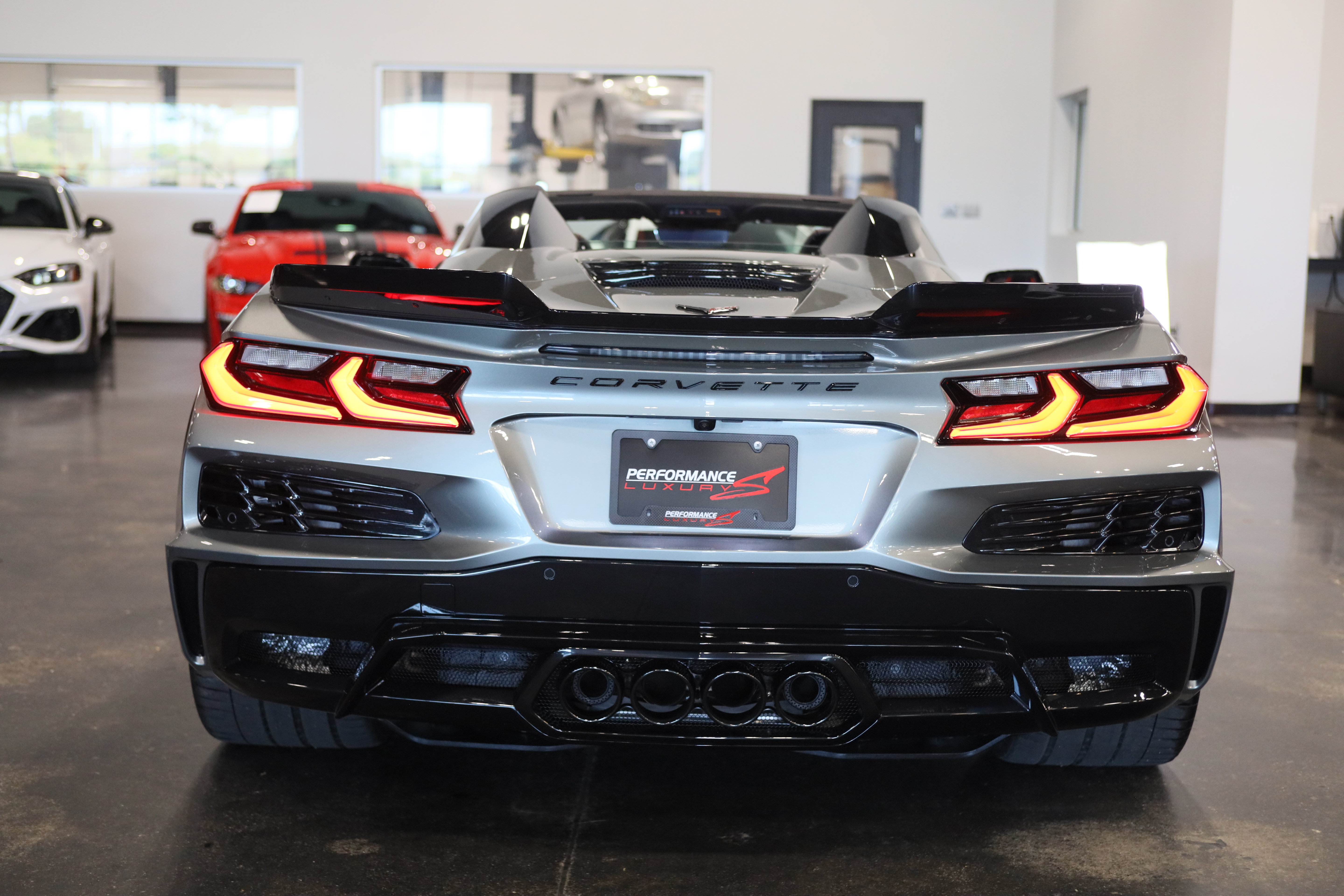 Used 2024 Chevrolet Corvette Z06 RWD image 8