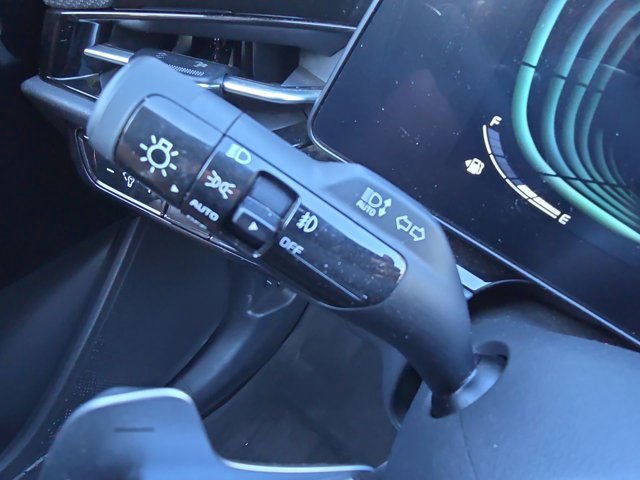 Used 2023 Kia Niro EX Touring image 28