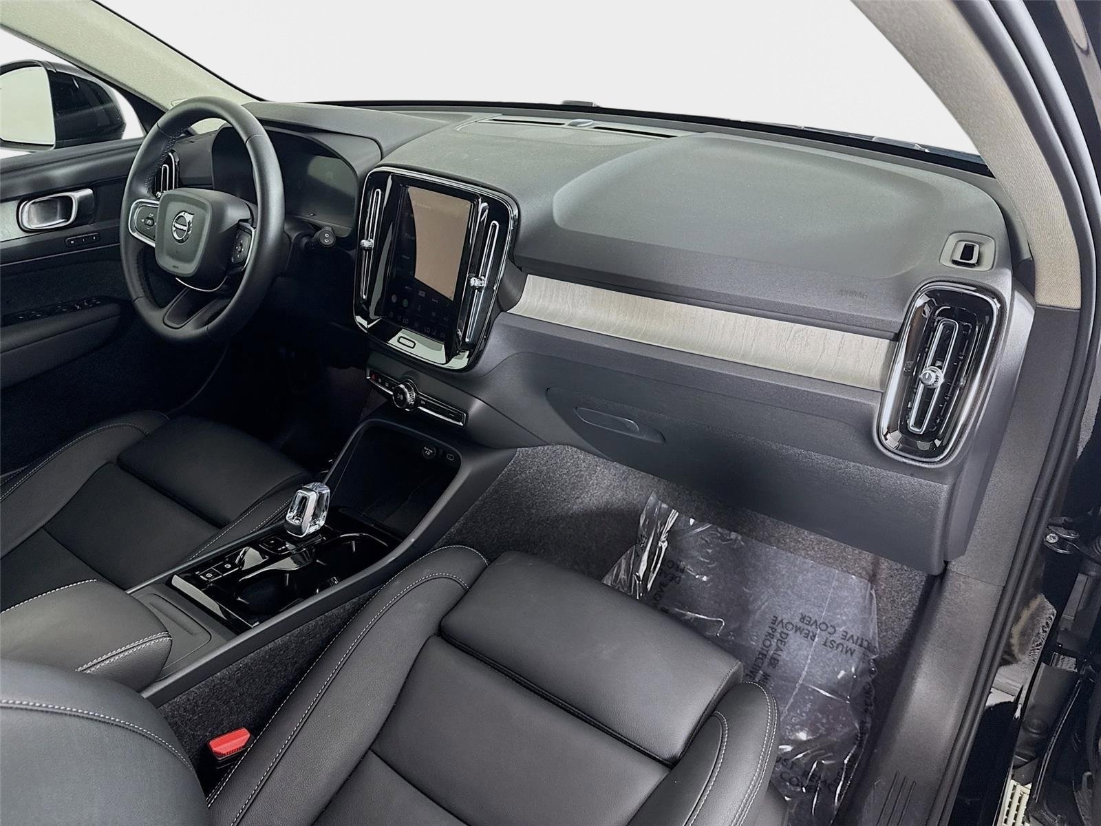 Used 2026 Volvo XC40 B5 Plus AWD/4WD image 31