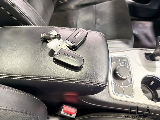 Used 2015 Jeep Grand Cherokee SRT image 36