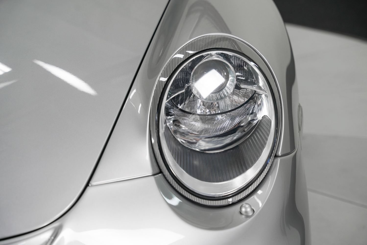Used 2008 Porsche 911 GT2 RWD image 13