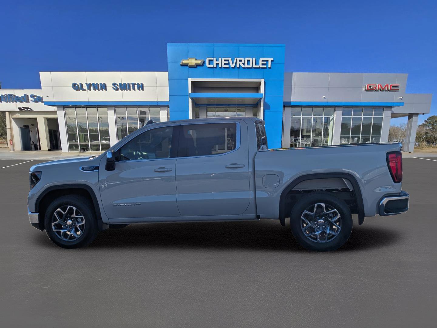 New 2026 GMC Sierra 1500 SLE image 13