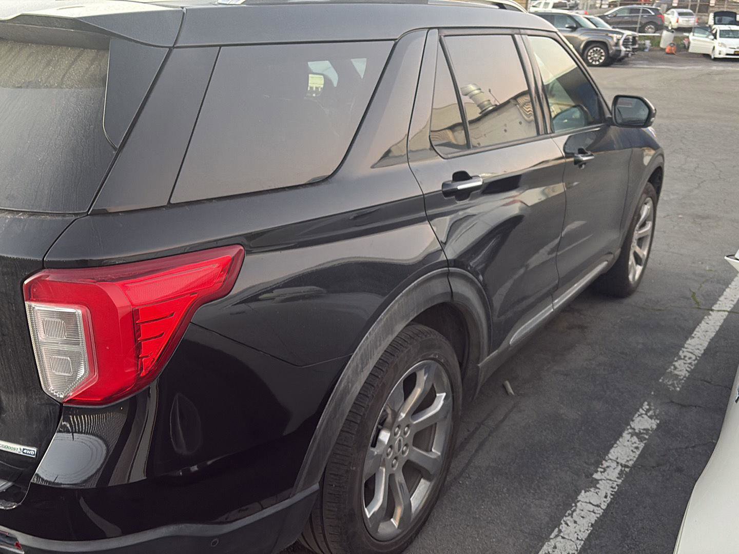 Used 2020 Ford Explorer Platinum w/ Premium Technology Package image 4