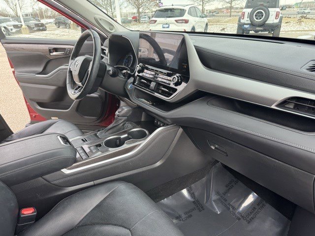 Used 2021 Toyota Highlander Platinum image 41