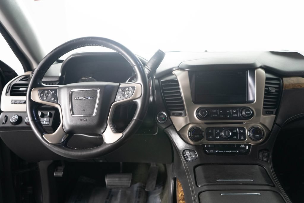 Used 2016 GMC Yukon Denali w/ Open Road Package AWD/4WD image 15