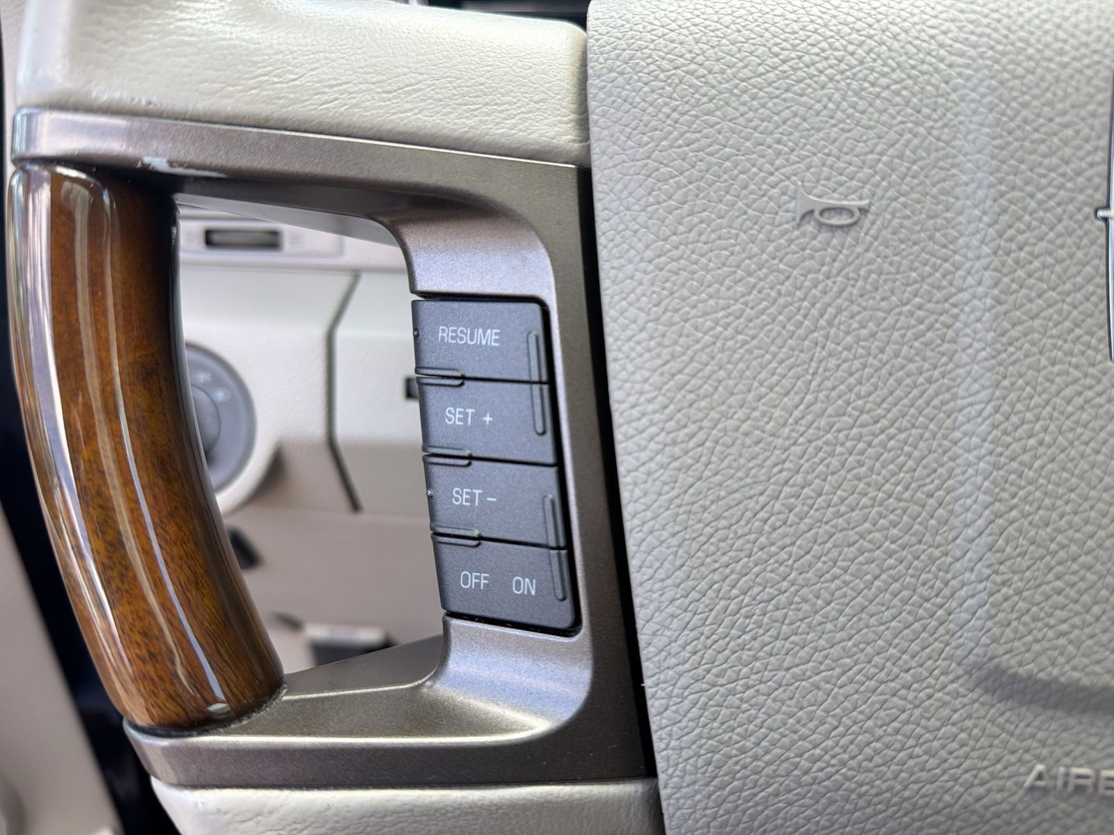 Used 2013 Lincoln Navigator 4WD w/ HD Trailer Tow Pkg image 28
