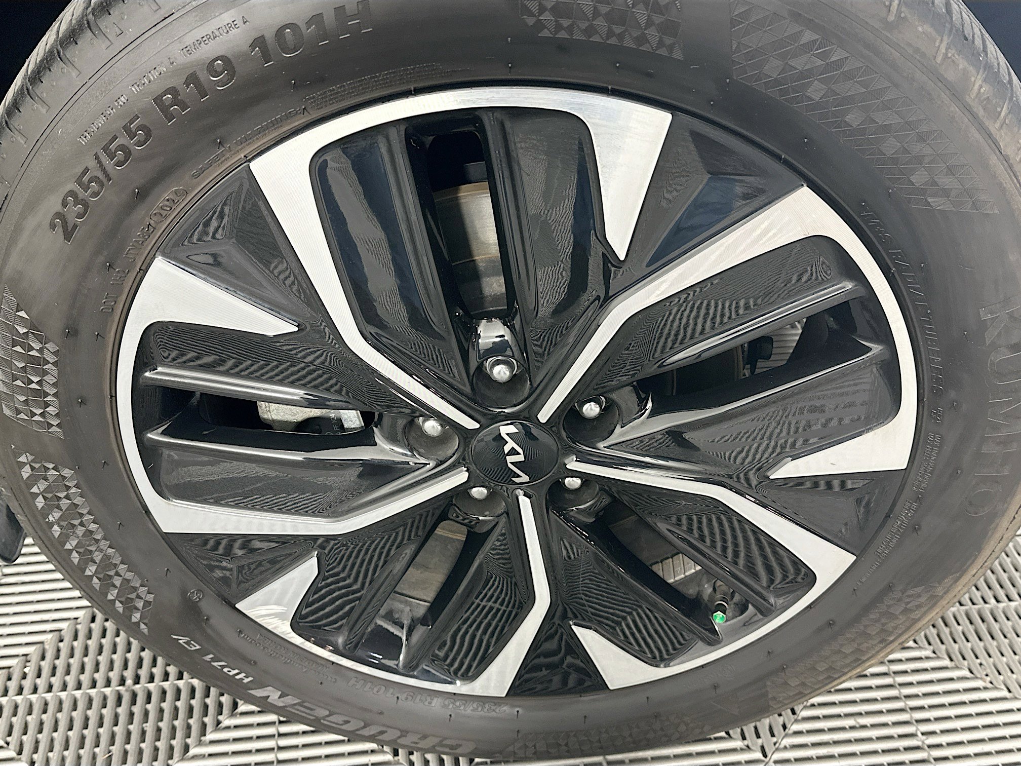 Used 2024 Kia EV6 Wind RWD image 11