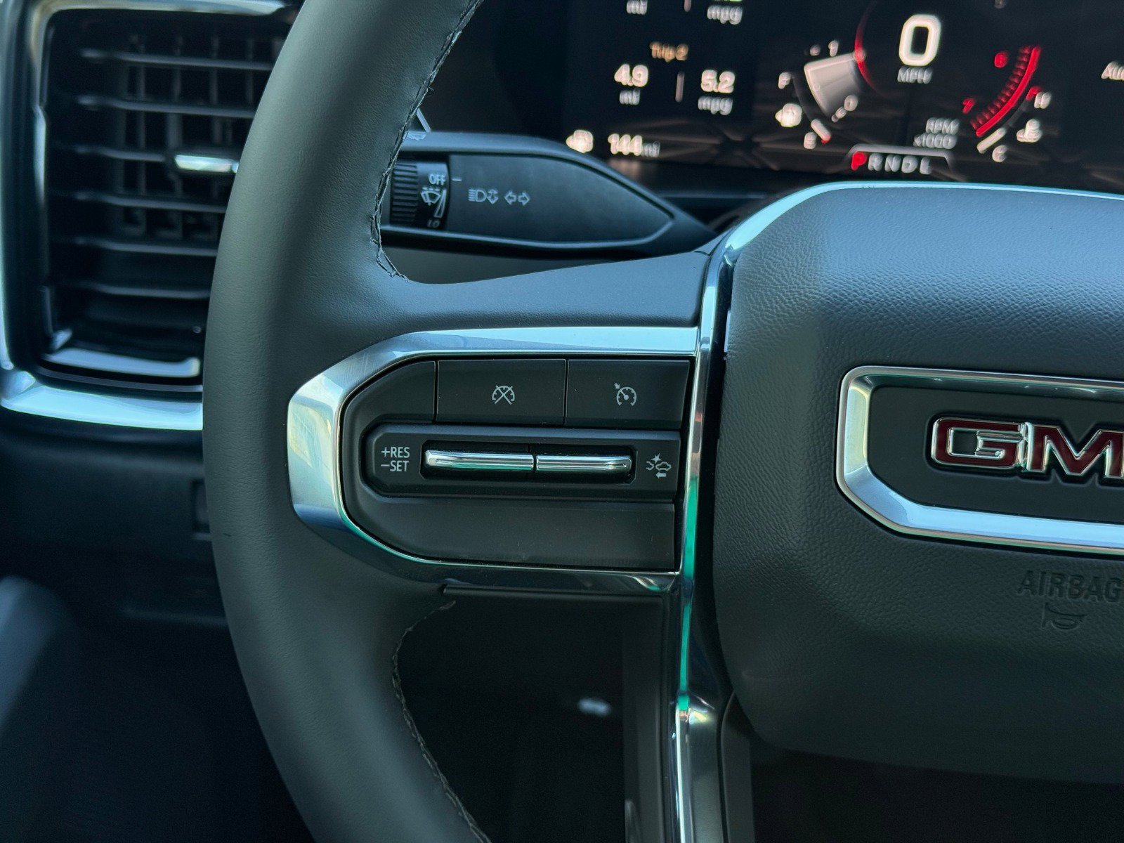 New 2026 GMC Canyon Elevation w/ Convenience Package image 15