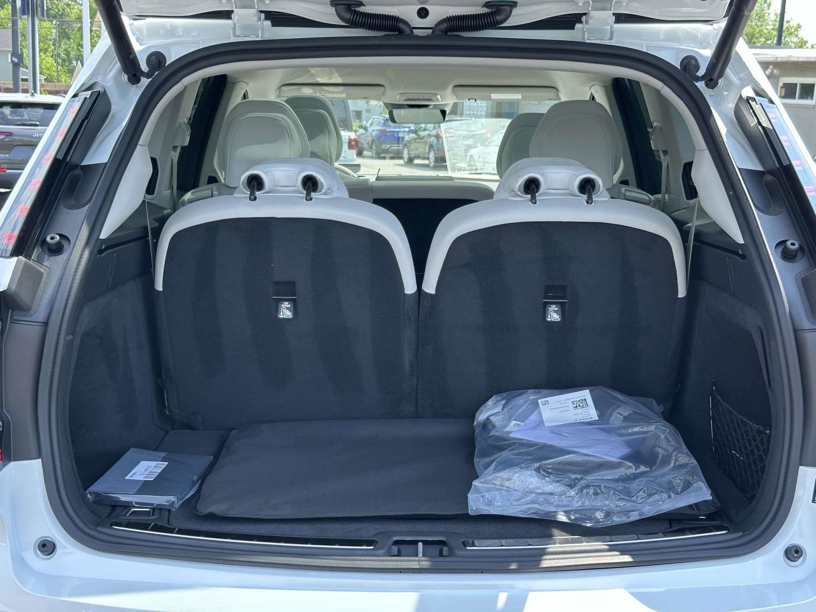 New 2025 Volvo EX90 Plus AWD/4WD image 13