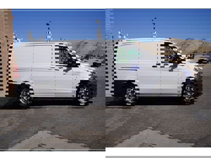 Used 2016 Mercedes-Benz Metris image 4