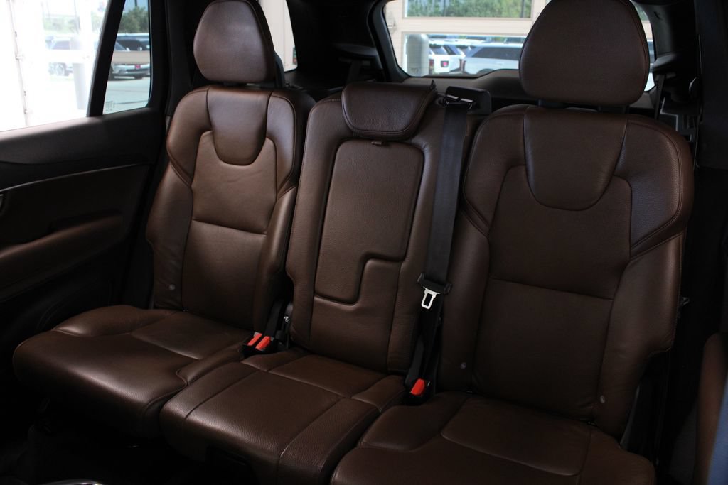Used 2020 Volvo XC90 T6 Momentum w/ Protection Package AWD/4WD image 32