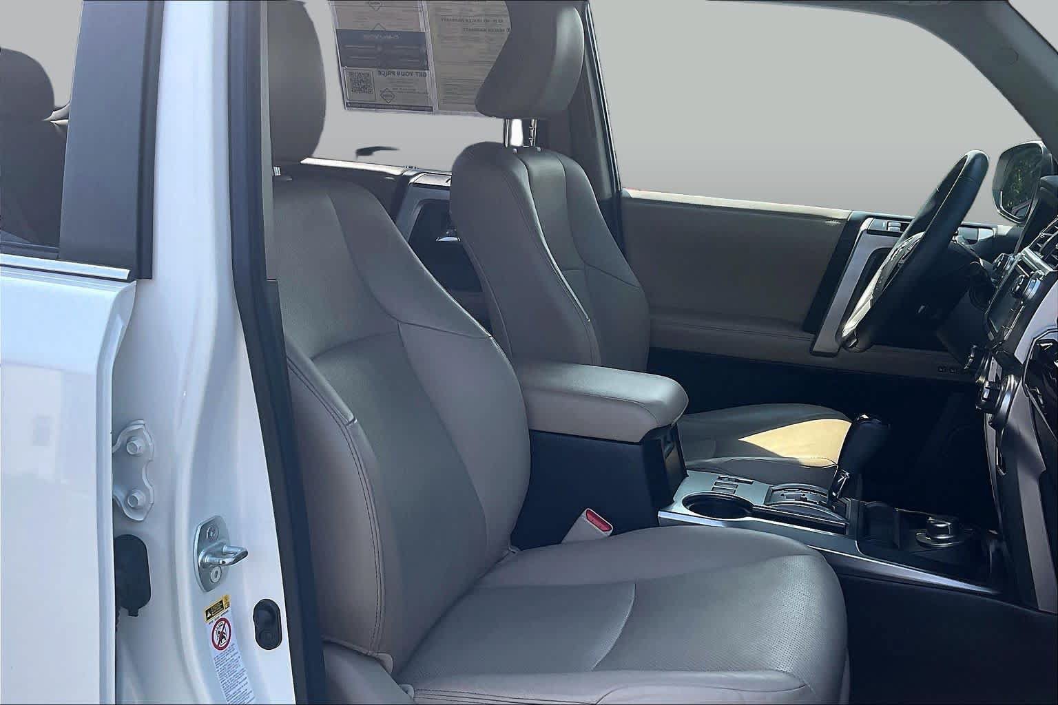 Used 2015 Toyota 4Runner Limited AWD/4WD image 8
