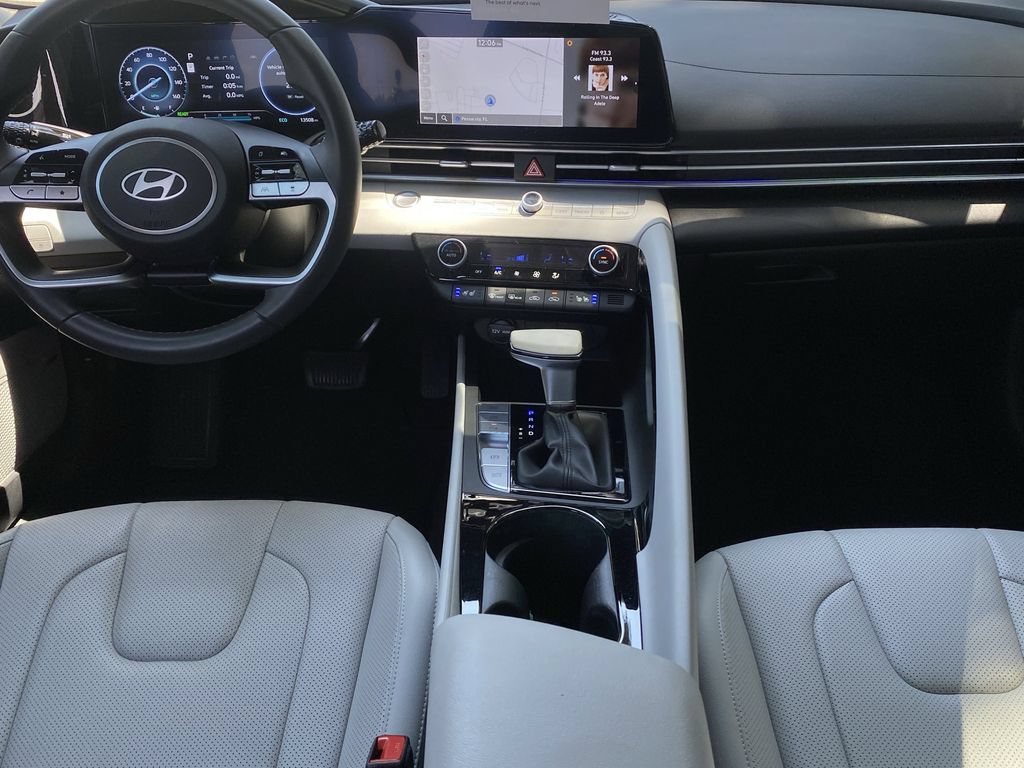 Certified 2024 Hyundai Elantra Limited FWD image 15