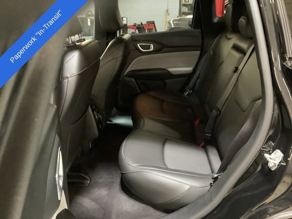 Used 2023 Jeep Compass Latitude w/ Convenience Group AWD/4WD image 18