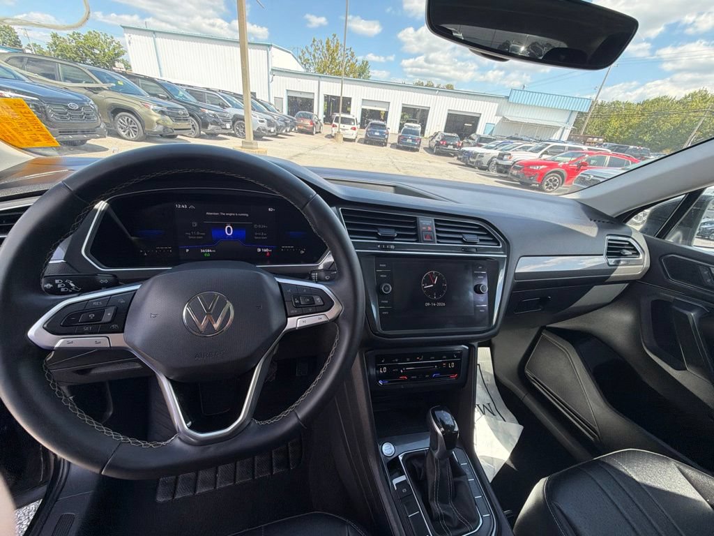 Used 2022 Volkswagen Tiguan SE AWD/4WD image 17