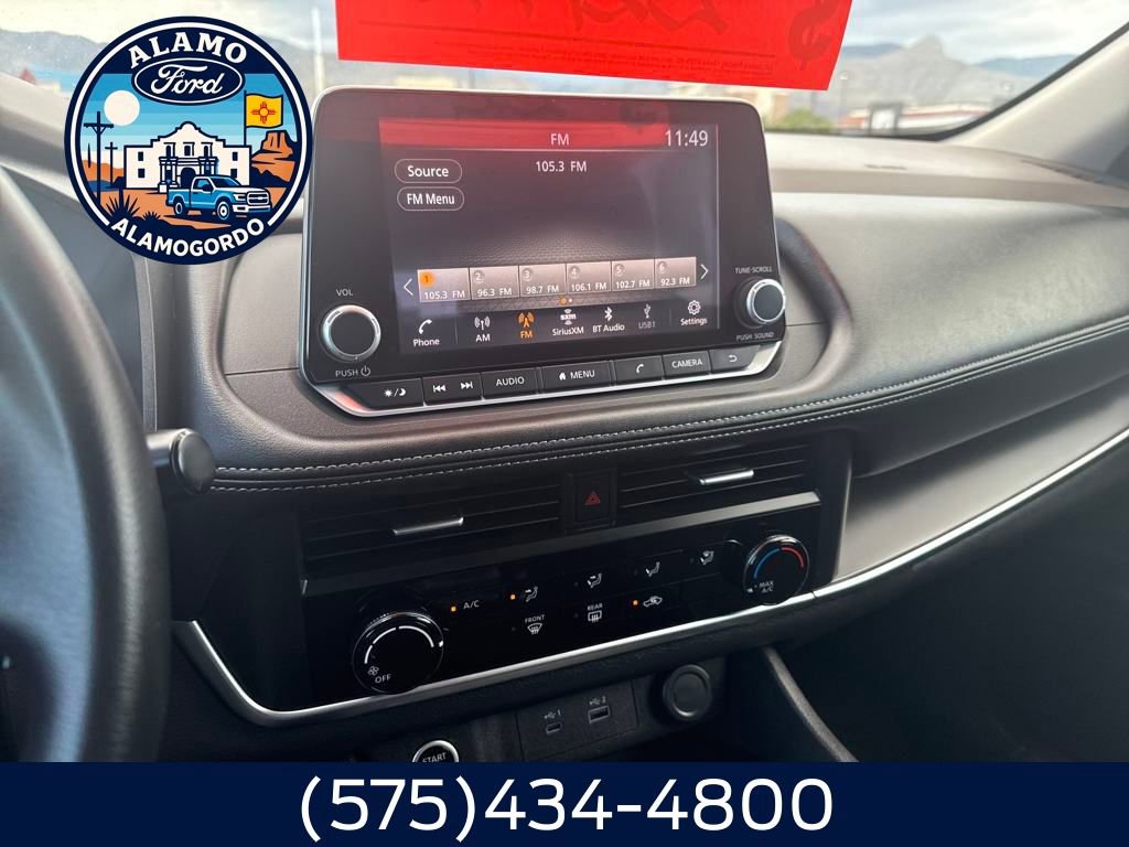 Used 2023 Nissan Rogue S image 8