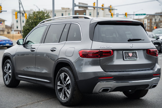 Used 2026 Mercedes-Benz GLB 250 4MATIC image 5