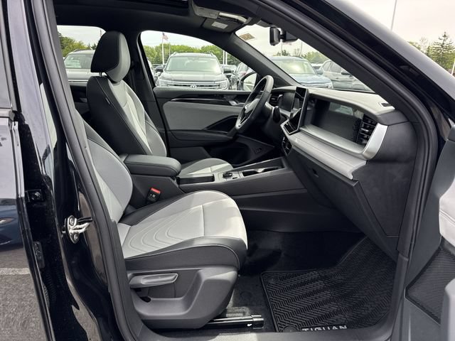New 2026 Volkswagen Tiguan SE R-Line FWD image 28