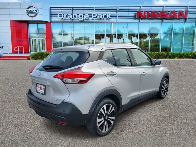 Used 2020 Nissan Kicks SV image 2