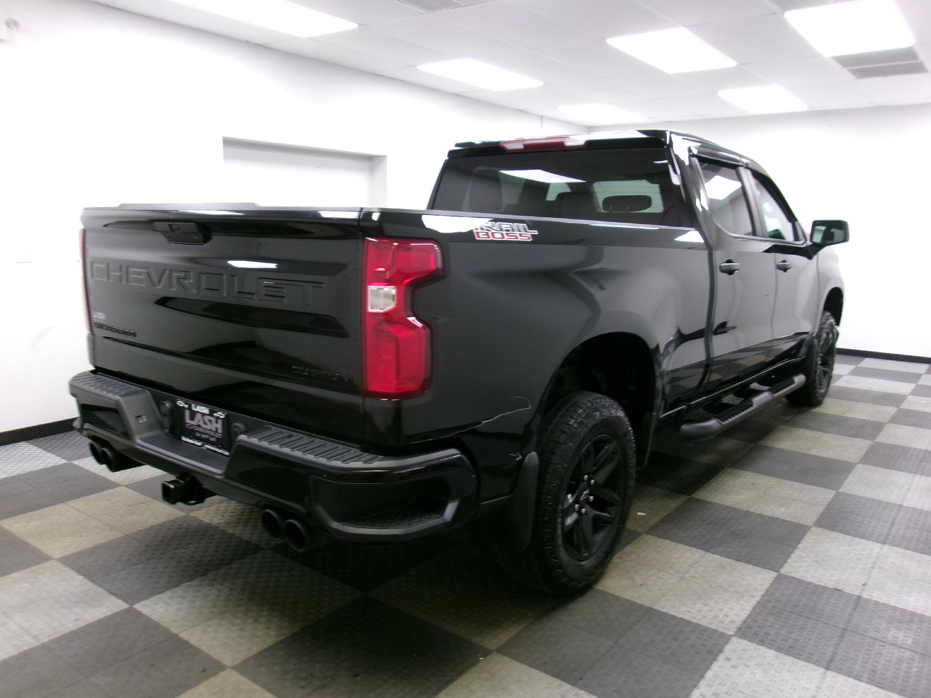 Used 2022 Chevrolet Silverado 1500 Custom Trail Boss w/ Midnight Edition AWD/4WD image 14