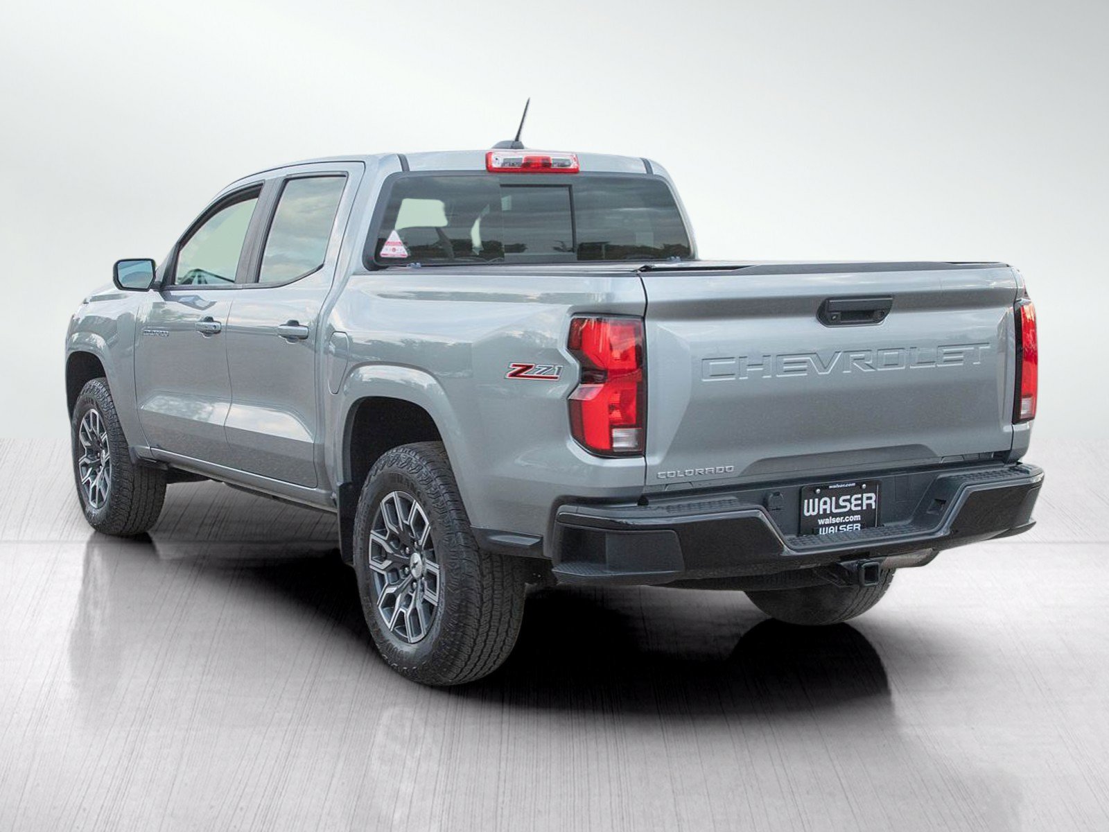 Used 2023 Chevrolet Colorado Z71 w/ Z71 Convenience Package 2 AWD/4WD image 3
