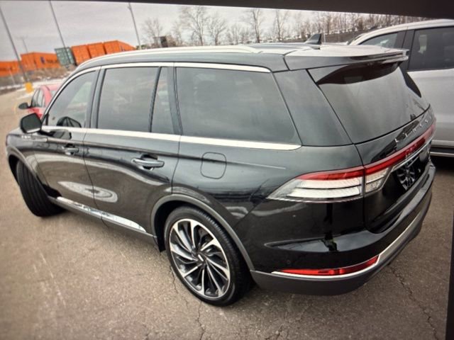 Used 2024 Lincoln Aviator Reserve w/ Equipment Group 201A image 3