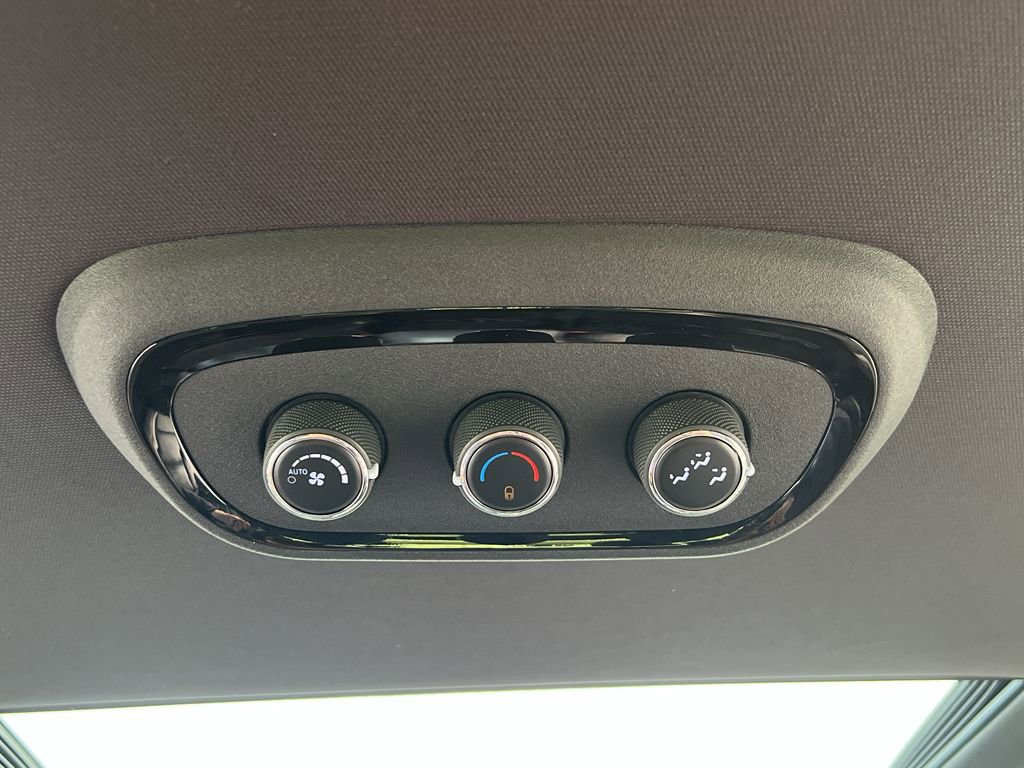 Used 2024 Dodge Durango GT image 40