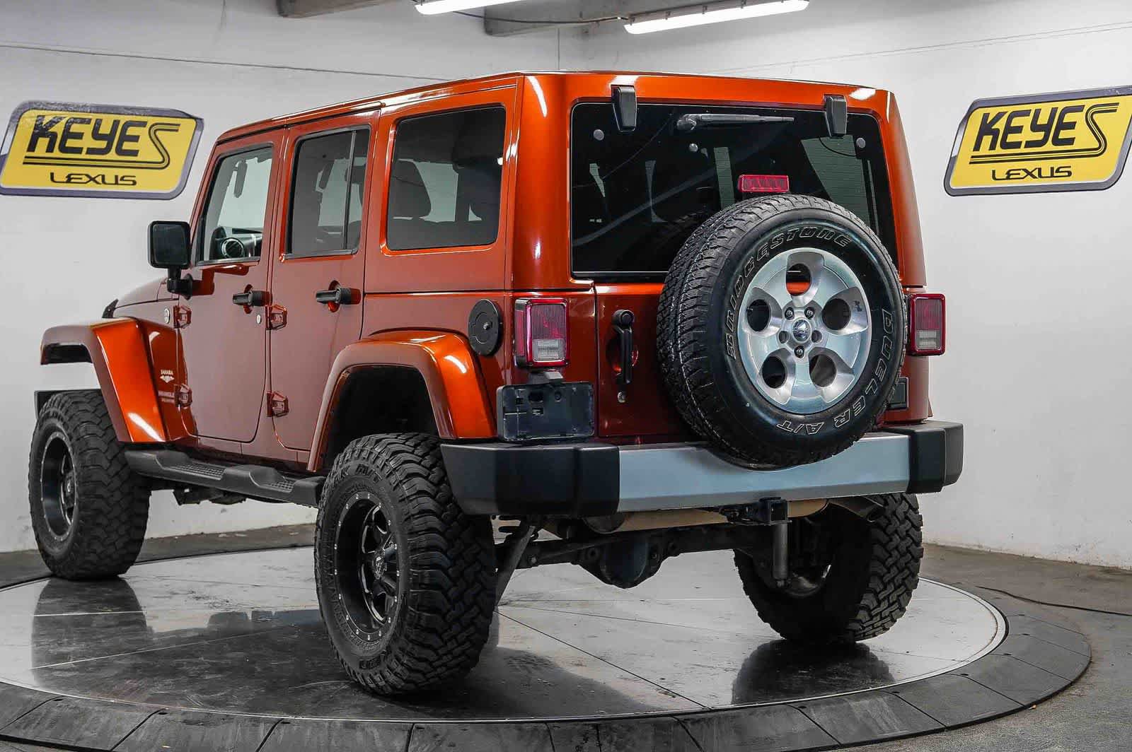 Used 2014 Jeep Wrangler Unlimited Sahara w/ Connectivity Group AWD/4WD image 2