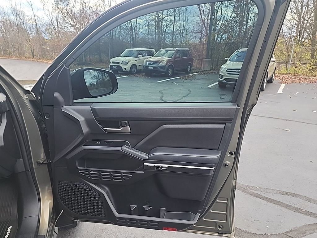 Used 2025 Toyota Tacoma TRD Off-Road image 36