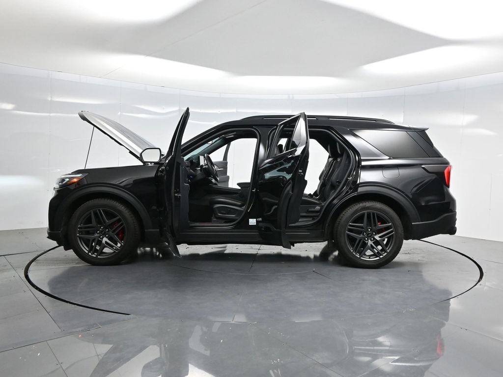 Used 2025 Ford Explorer ST AWD/4WD image 47