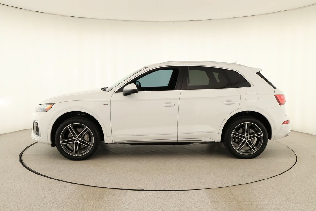 Certified 2024 Audi Q5 e Premium w/ Convenience Package AWD/4WD image 2